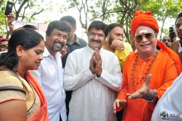 NTR Family Visit to NTR Ghat 2016